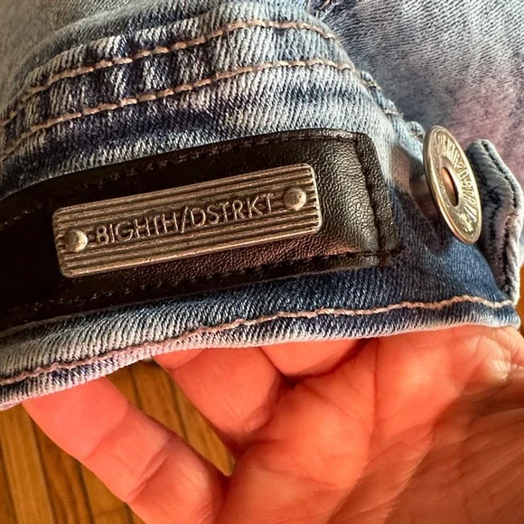 Trendy Light Blue Distressed Denim Jacket - Picture 8 of 11